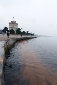 Θεσσαλονίκη: Περιπέτεια για άνδρα με ιστιοσανίδα sup στον Θερμαϊκό