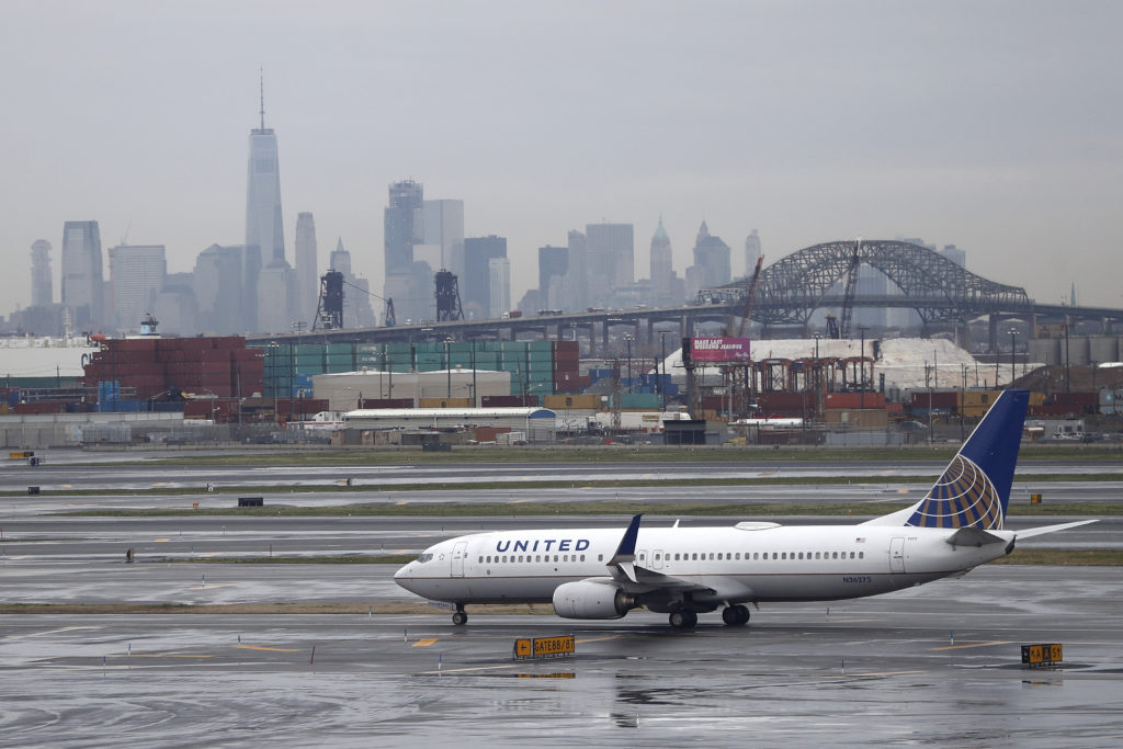 United Airlines: 10.000 δολάρια σε όποιον εθελοντικά δίνει την θέση του!