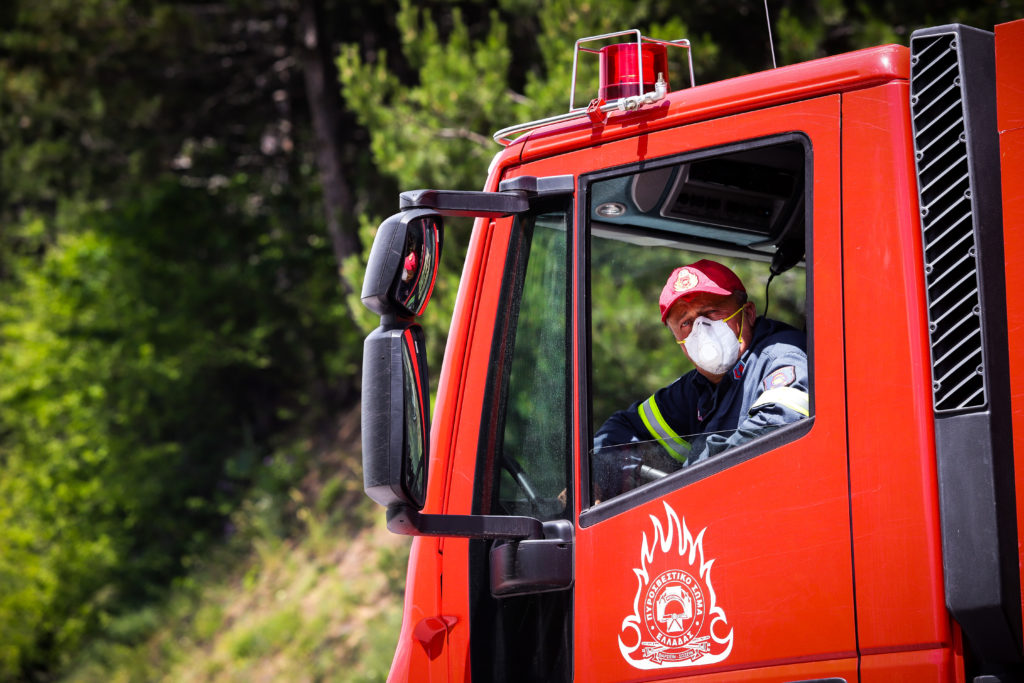 Yπό έλεγχο η φωτιά σε ξερόχορτα στο Σέσι Γραμματικού