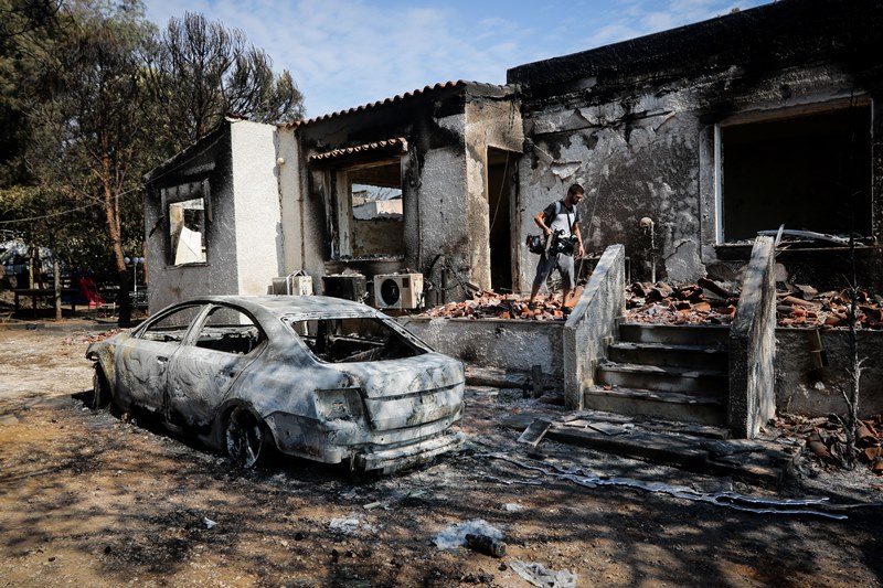 Λάθος η αντίληψη να στρεφόμαστε στο αυτοκίνητο για να σωθούμε από ακραία φαινόμενα, εξηγεί καθηγητής