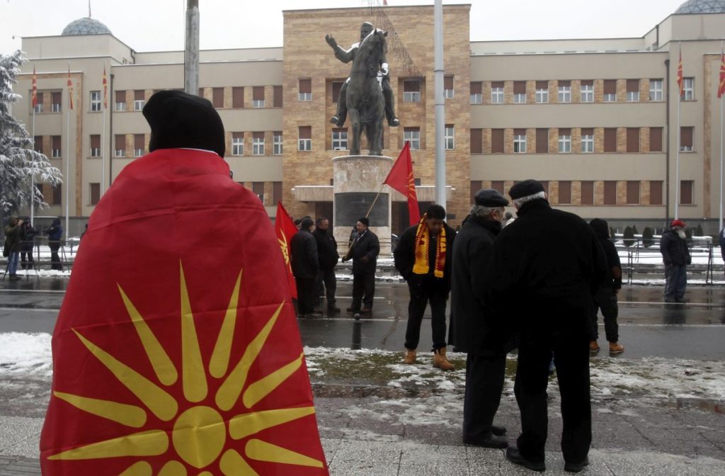 Όταν στενός συνεργάτης του Κωνσταντίνου Μητσοτάκη πανηγύριζε το 2014 για την αλλαγή στάσης του Σαμαρά στο Μακεδονικό