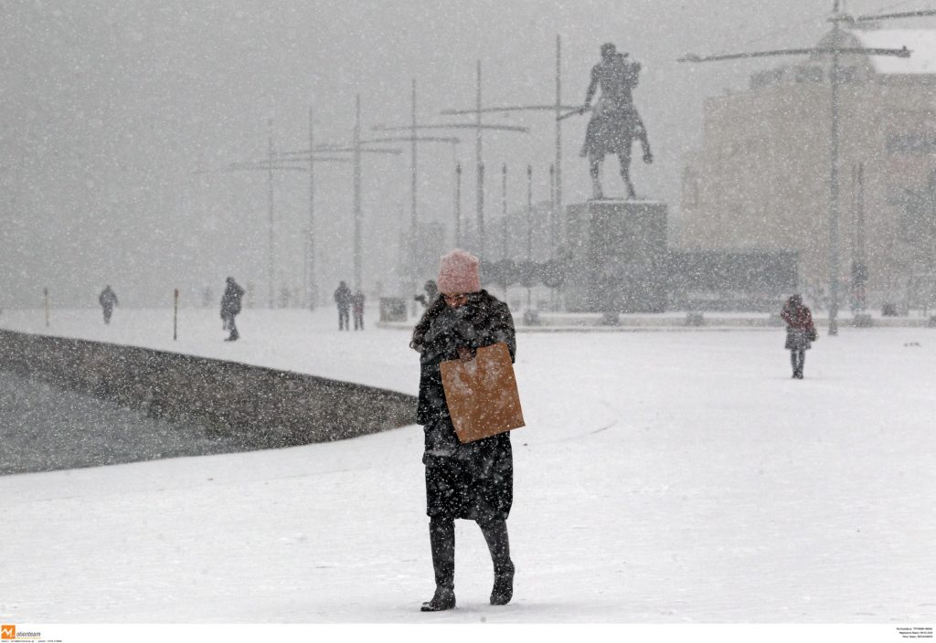 Έκτακτο δελτίο επιδείνωσης καιρού – Χιόνια και στο κέντρο της Αθήνας