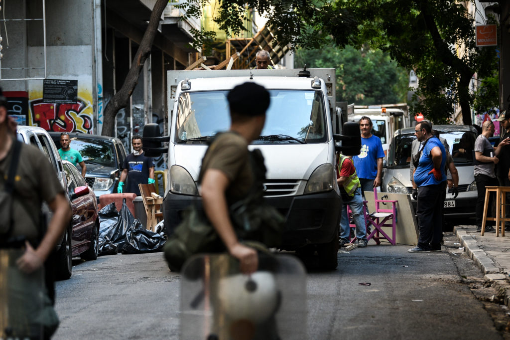 Guardian για Εξάρχεια: Η ρητορική της ΝΔ συγχέει εμπόρους ναρκωτικών και μετανάστες