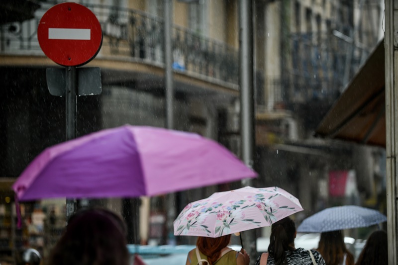 Καιρός: Βροχές και πτώση της θερμοκρασίας