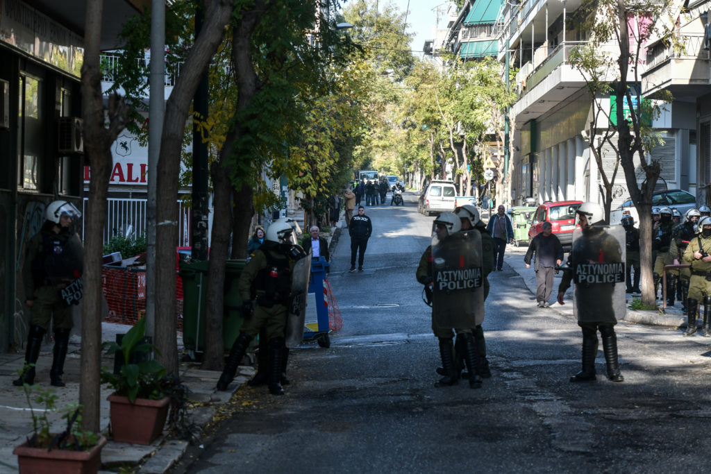 Μας οδηγούν σε επικίνδυνους δρόμους