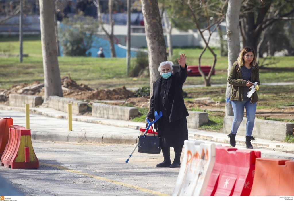 Κορονοϊός: Κρατικά αντανακλαστικά με… δύο μέτρα και δύο σταθμά