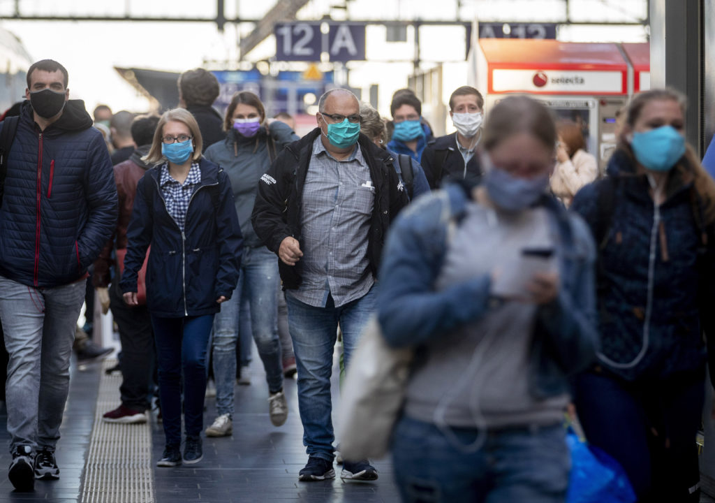 Γερμανία: Υποχρεωτική πλέον η χρήση μάσκας σε όλη τη χώρα