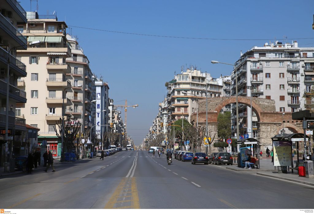Θεσσαλονίκη: Δημοτικός υπάλληλος κατηγορείται ότι έκλεβε αυτοκίνητα με τον υπηρεσιακό γερανό!