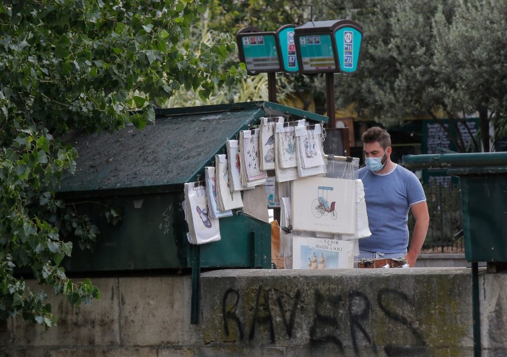 Γαλλία: Νέο αρνητικό ρεκόρ κρουσμάτων μετά την άρση του lockdown