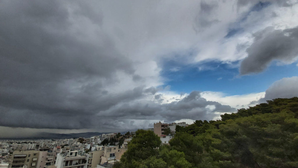 Βροχερός ο καιρός σήμερα Παρασκευή