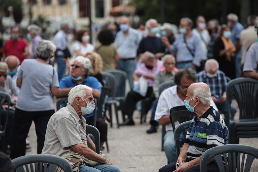 Η καυτή πατάτα των εκκρεμών συντάξεων