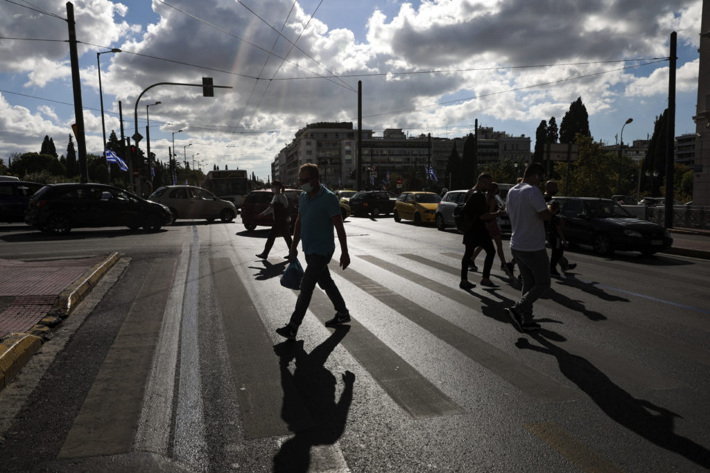 Φθινοπωρινές προβλέψεις Κομισιόν: Επιμένει για ύφεση 9% στην Ελλάδα τo 2020