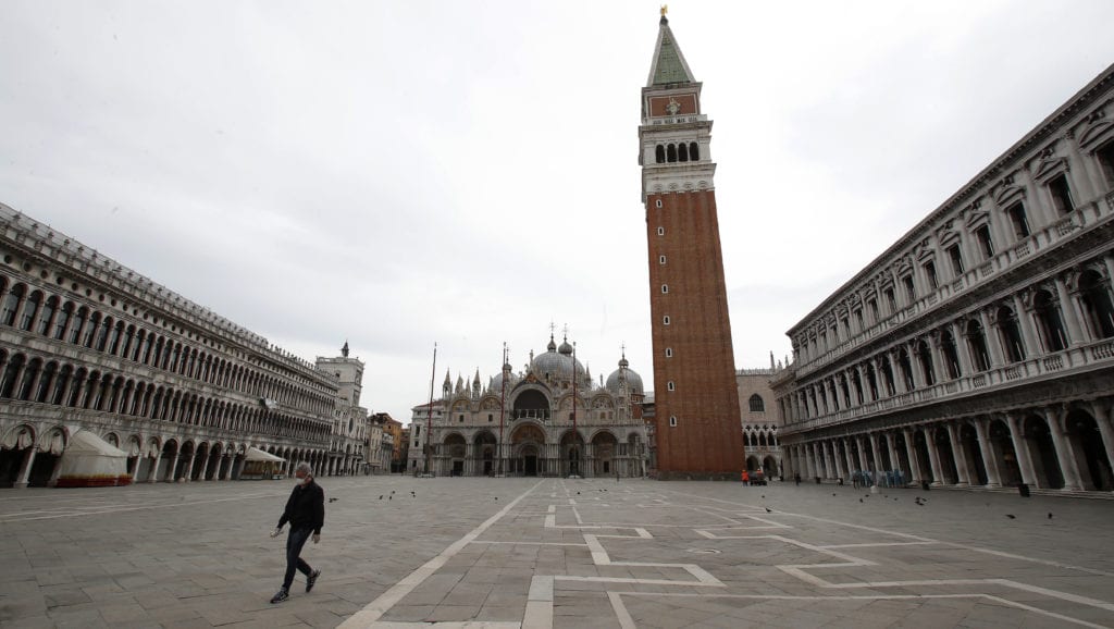 Η Ιταλία σε «κόκκινη ζώνη» την εορταστική περίοδο – Τα νέα μέτρα της κυβέρνησης Κόντε