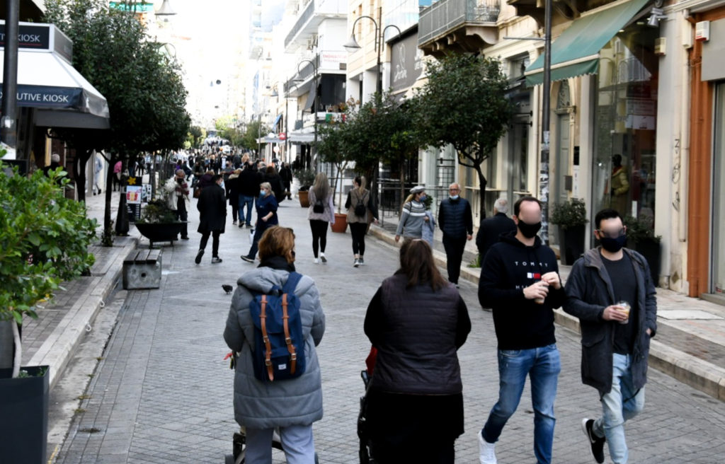 Καπραβέλος (Δ/ντής ΜΕΘ Παπανικολάου): Μην ανοίξετε εκκλησίες και σχολεία – Επικίνδυνα τα οικογενειακά τραπέζια