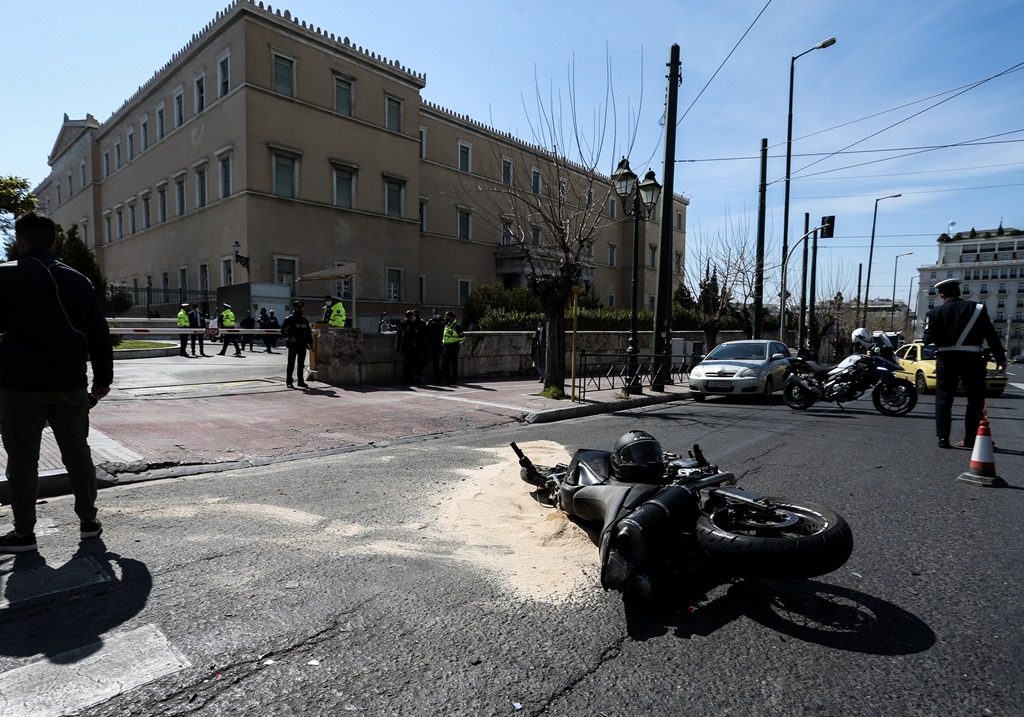 Τροχαίο στη Βουλή: O γραφειοκρατικός παραλογισμός πίσω από το σημείο θανάτου του Ιάσoνα