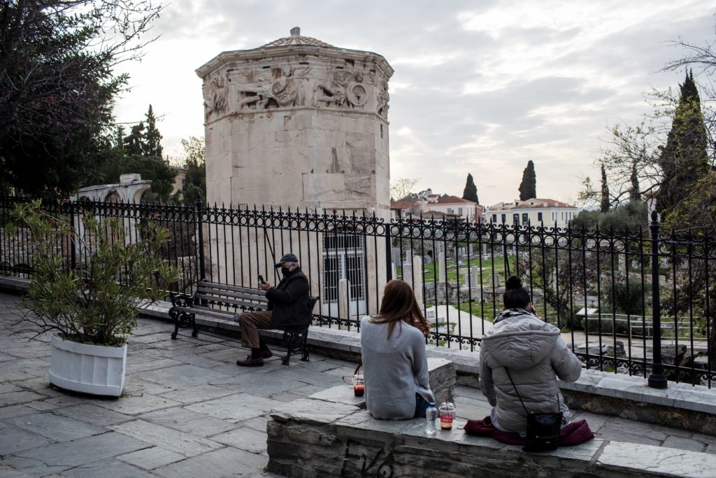 Κορονοϊός: Παραμένουν στα ύψη τα κρούσματα, 2.633 νέα – 479 στις ΜΕΘ – 43 θάνατοι