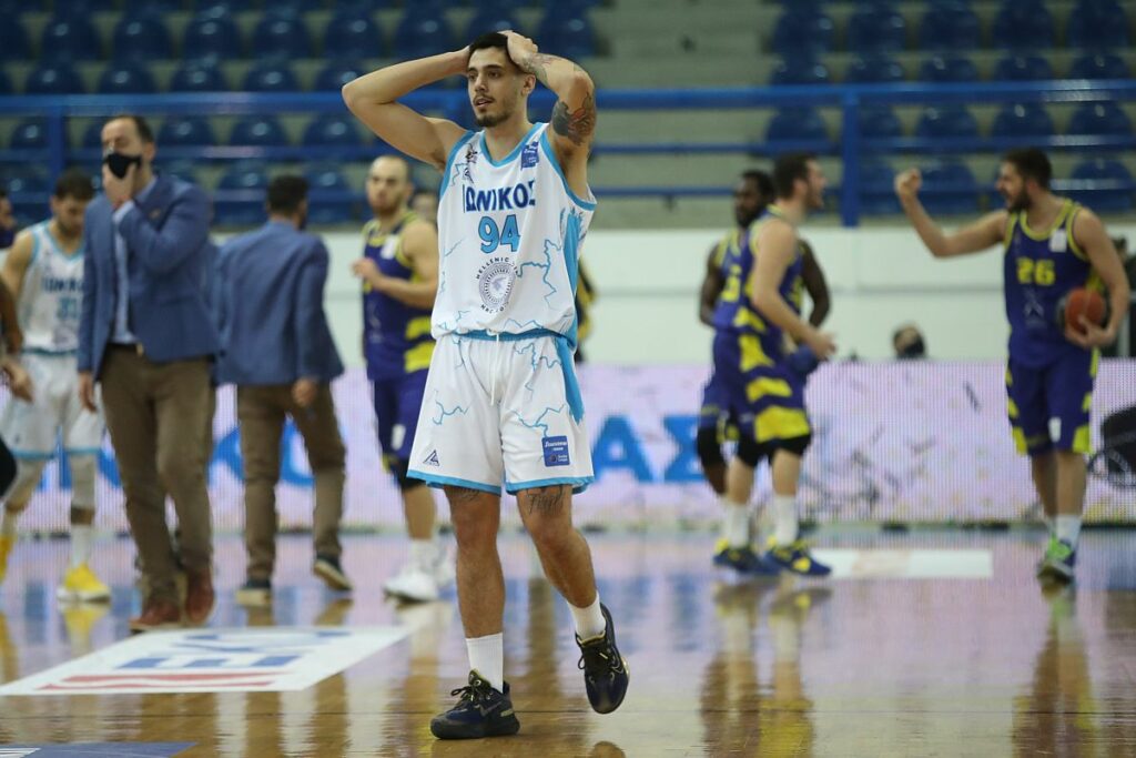 Basket League: Ρήξη πρόσθιου χιαστού ο Κόνιαρης