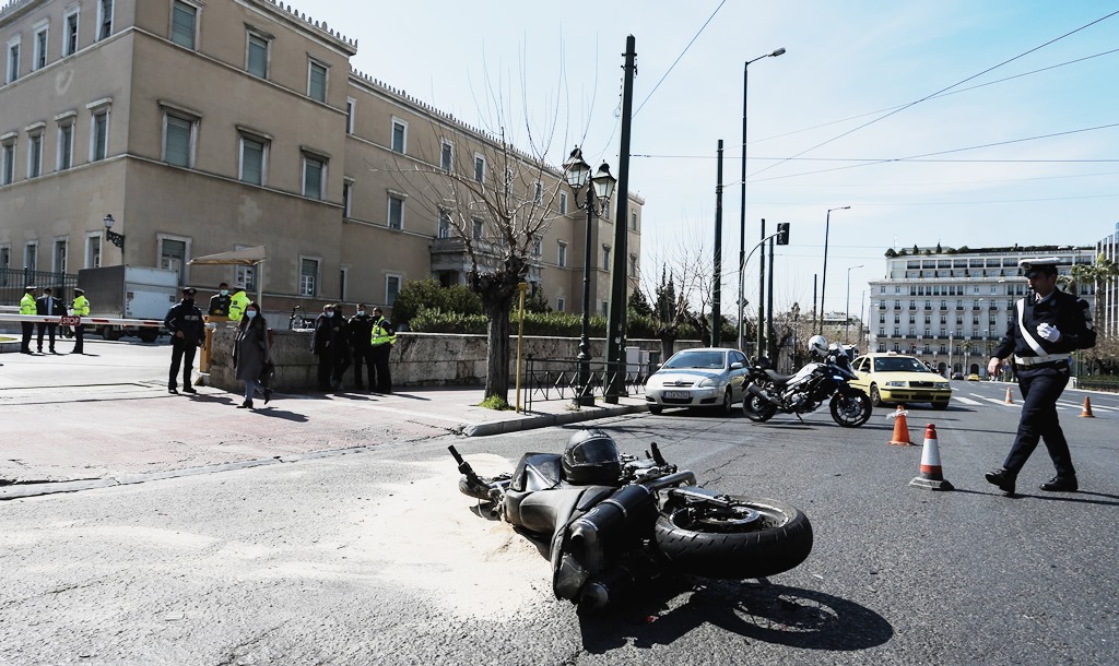 Τροχαίο στη Βουλή: Οι καταθέσεις και η μαρτυρία του οδηγού ταξί