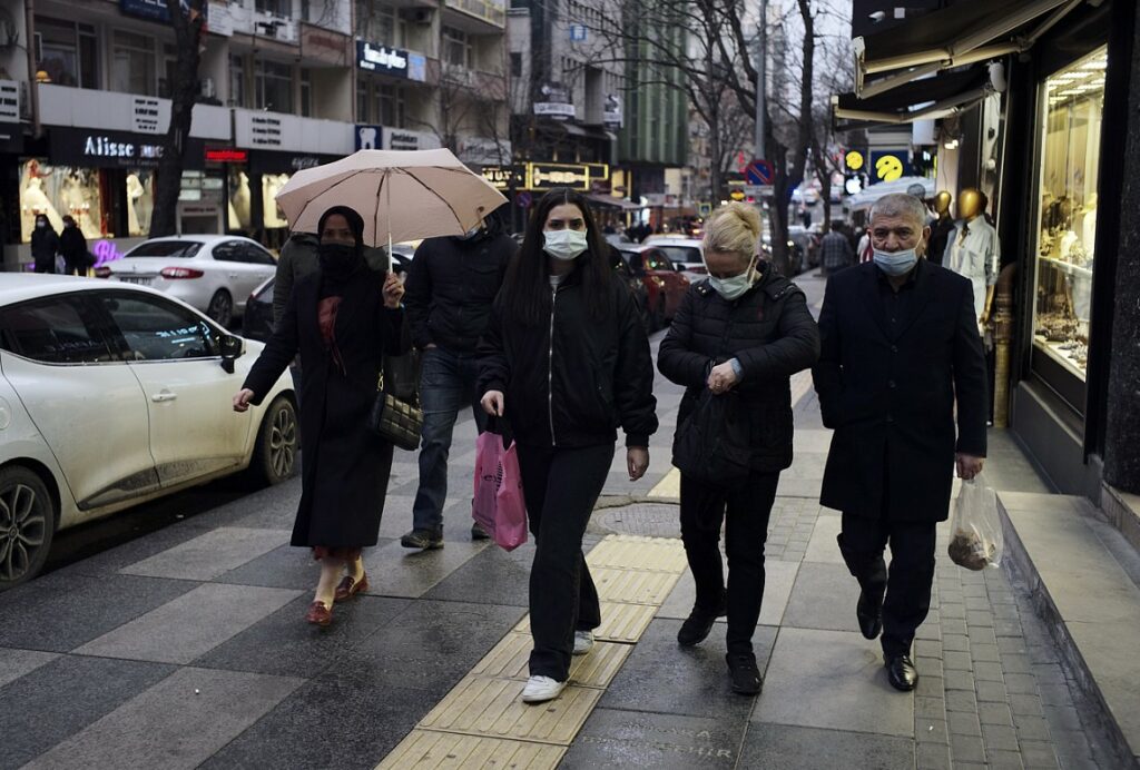 Τουρκία: Στα ύψη και την Τετάρτη τα κρούσματα – 54.740 το τελευταίο 24ωρο