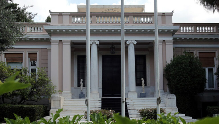 Μαξίμου: Πλήρης κάλυψη σε Θεοδωρικάκο για τη δικογραφία της Greek Mafia που «λιμνάζει» στη Βουλή