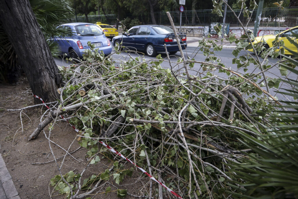 Καιρός: Δυνατοί άνεμοι και πτώση της θερμοκρασίας