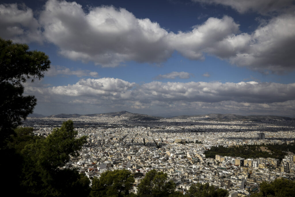 Καιρός: Έρχονται νοτιάδες – Ανεβαίνει λίγο η θερμοκρασία