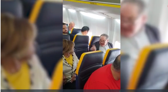 Μία εβδομάδα μετά η Ryanair απαντά για τη ρατσιστική επίθεση επιβάτη της