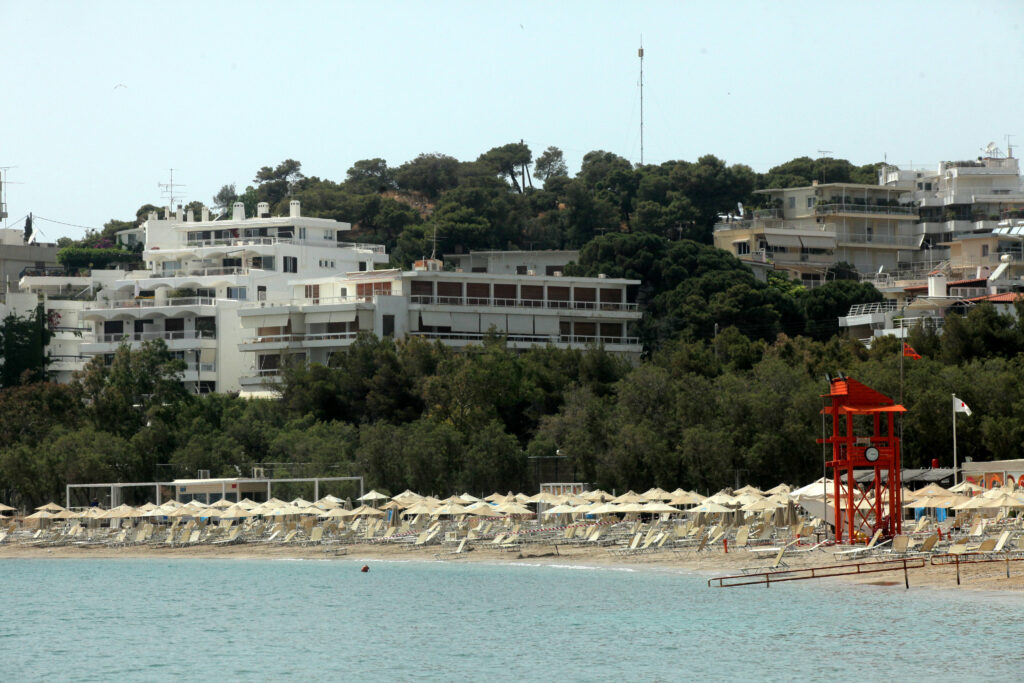 Μυστήριο με υποπολυβόλο όπλο που βρέθηκε σε θαλάσσια περιοχή της Βουλιαγμένης