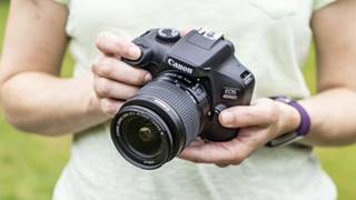 Το Public φέρνει σε αποκλειστικότητα την ολοκαίνουργια φωτογραφική μηχανή DSLR Canon EOS 4000D!