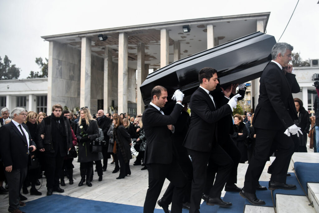 Το τελευταίο αντίο στη Μαριάννα Τόλη (Photos)