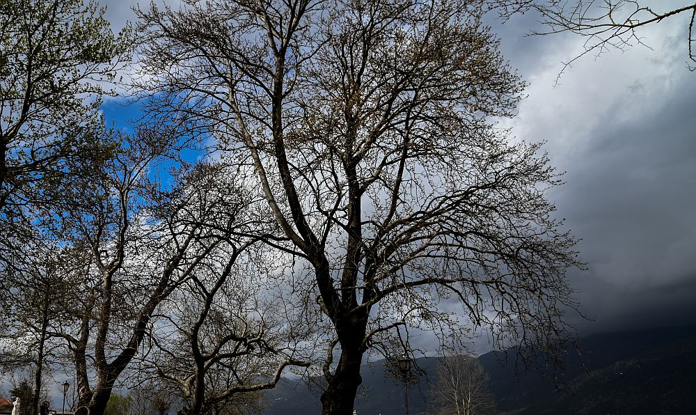 Έκτακτο δελτίο επιδείνωσης του καιρού: Σε ποιες περιοχές θα είναι έντονα τα φαινόμενα