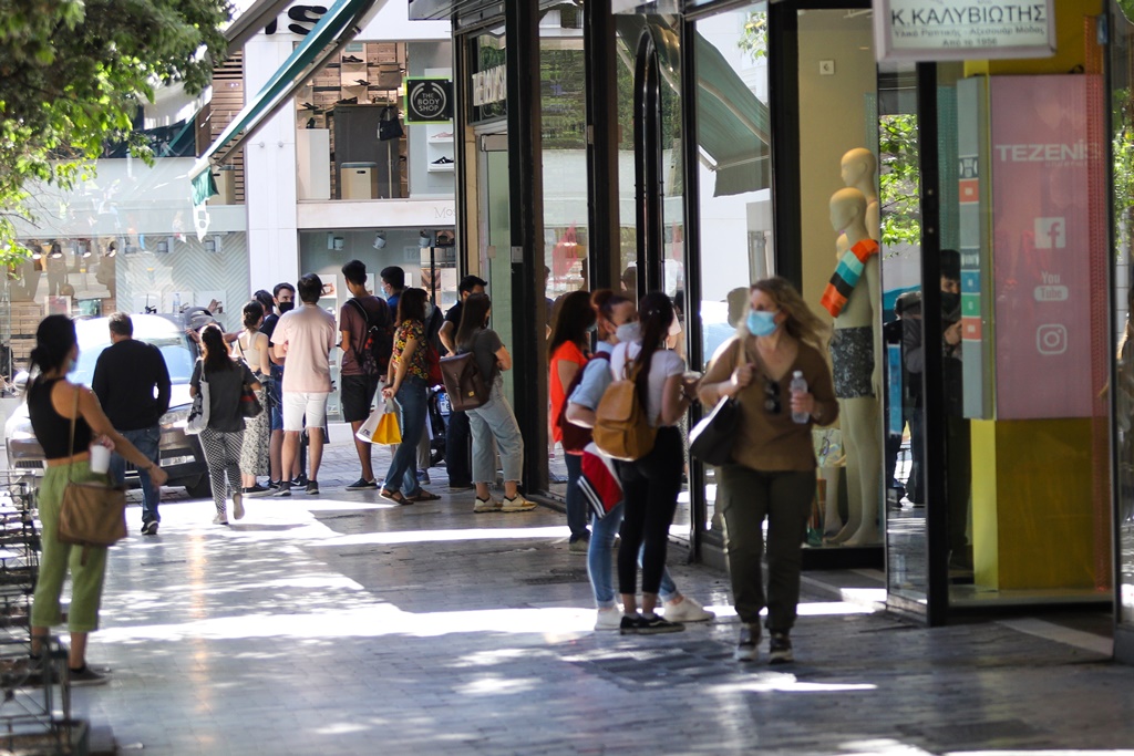 Διχασμένοι και χωρίς εμπιστοσύνη στο σύστημα υγείας οι Έλληνες