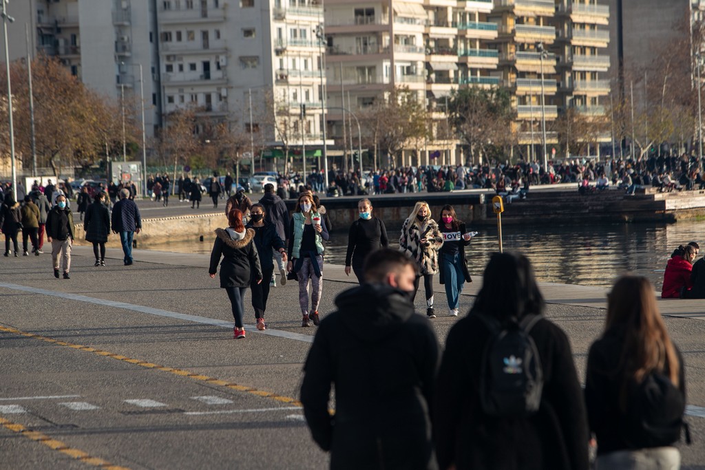 Κορονοϊός: Σημαντική υποχώρηση του ιικού φορτίου σε Αθήνα και Θεσσαλονίκη