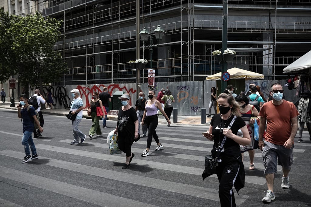 Κορονοϊός: Εκτός ελέγχου και πάλι η κατάσταση – Ανησυχία στο Μαξίμου και νέα μέτρα στο «τραπέζι»