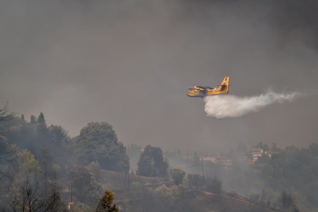 Αναζωπυρώσεις και μάχη με τις φλόγες στην Ηλεία – Πύρινα μέτωπα σε Αν. Μάνη και Μέλπεια Μεσσηνίας