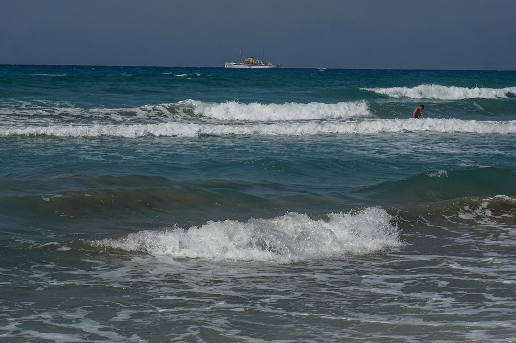 Αστατος ο καιρός την Παρασκευή με πτώση θερμοκρασίας και βροχές στα δυτικά