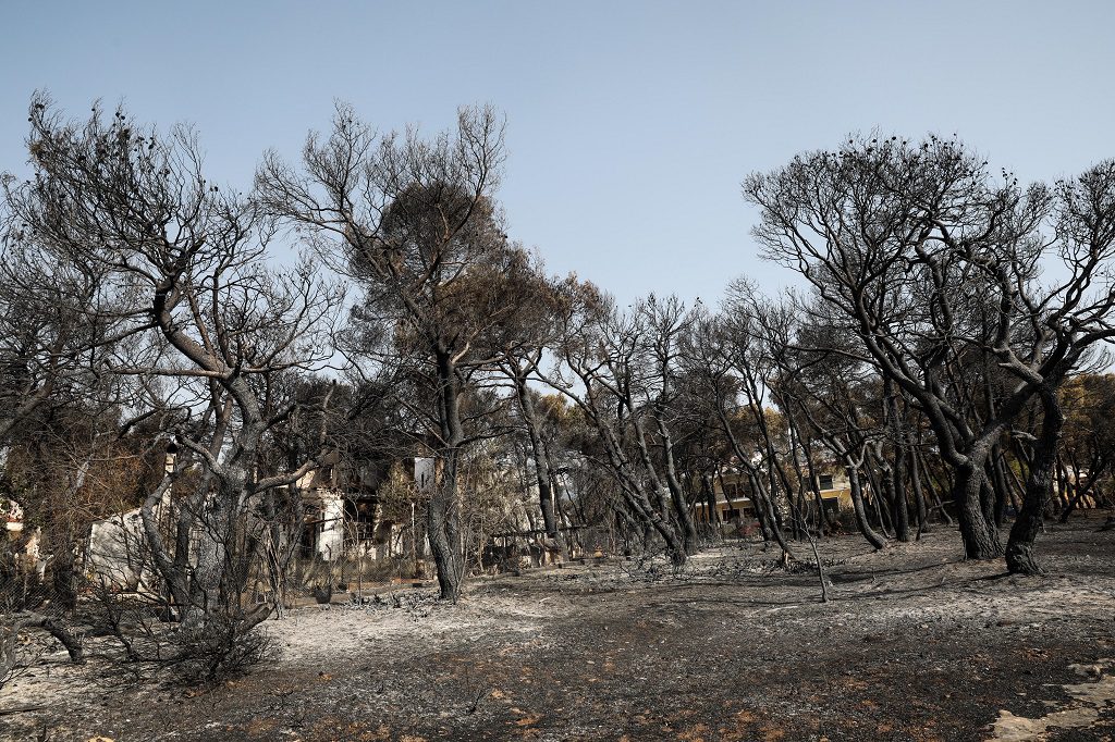 Μετά την καταστροφή από τη φωτιά, βρέθηκε από τα αποκαΐδια του σπιτιού του κρατούμενος στην Ευελπίδων!