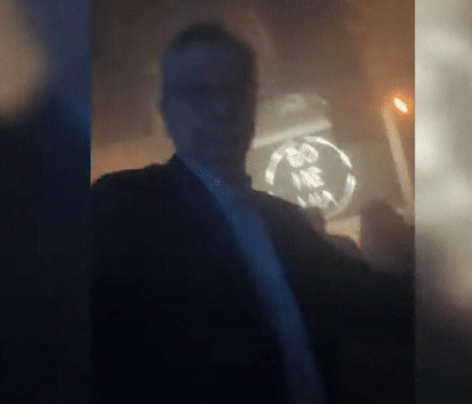 Βρετανία: Viral οι χορευτικές φιγούρες του υπουργού του Τζόνσον, Μάιγκλ Γκόουβ που ξεσάλωσε σε νάιτ κλαμπ (Video)