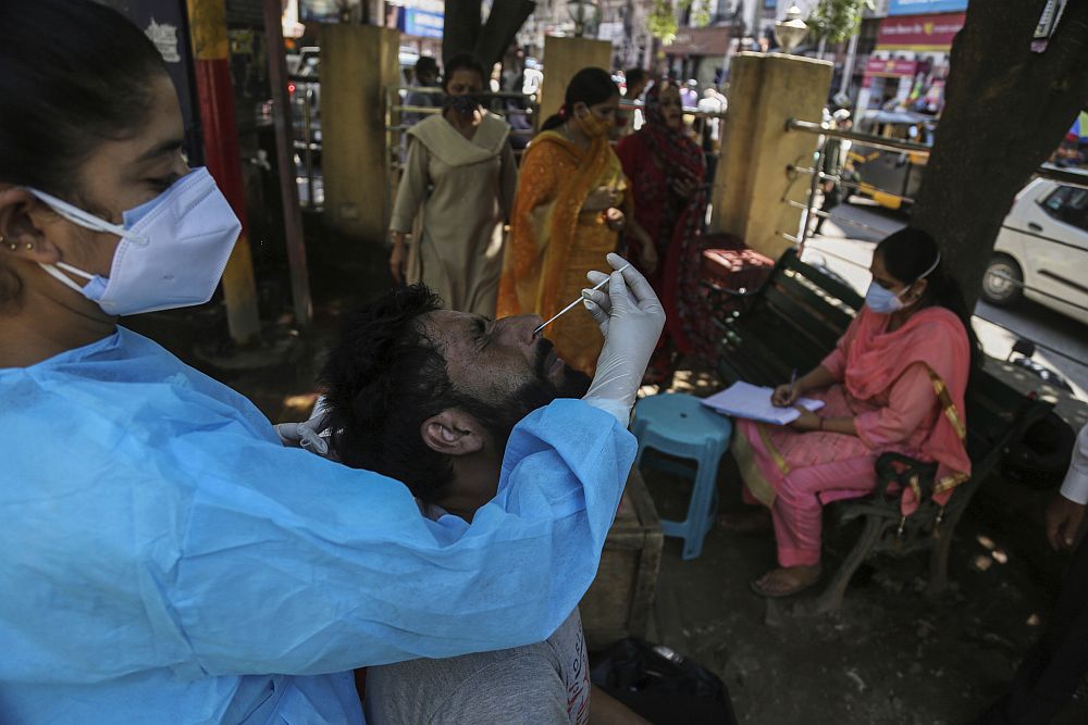 Ινδία: 25.404 νέα κρούσματα κορονοϊού και 339 θάνατοι σε μία ημέρα