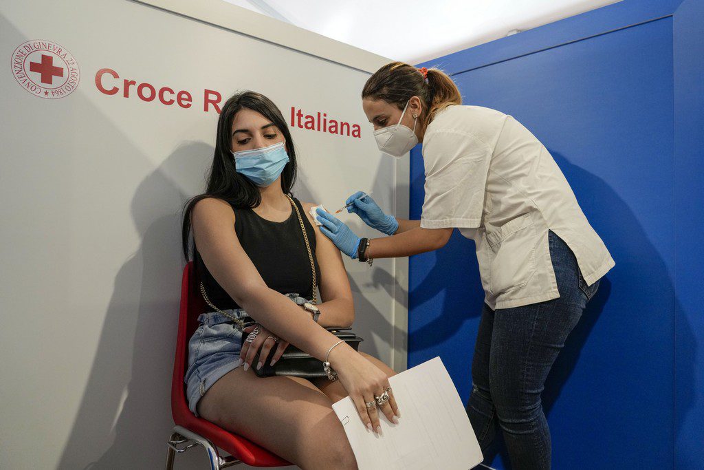 Κορονοϊός-Ιταλία: Χορηγεί ενισχυτική δόση εμβολίου σε τρία εκατ. πολίτες