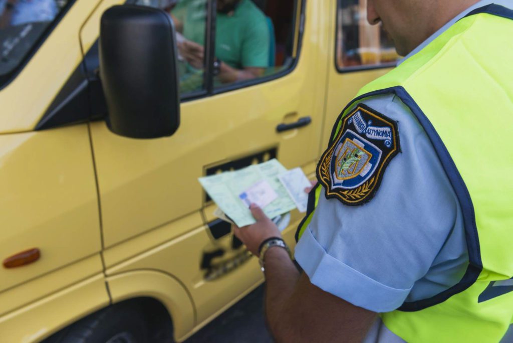 Συνελήφθη 74χρονος οδηγός σχολικού λεωφορείου στο Καλοχώρι Θεσσαλονίκης – Μετέφερε μαθητές χωρίς δίπλωμα