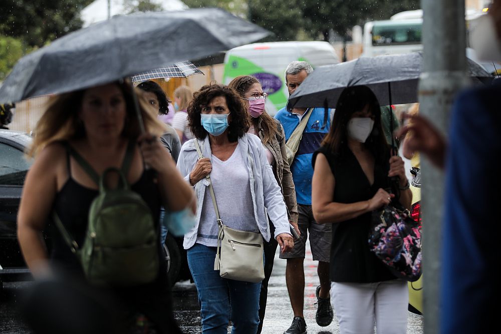 Καιρός: Πέφτει και άλλο η θερμοκρασία – Πού αναμένονται βροχές