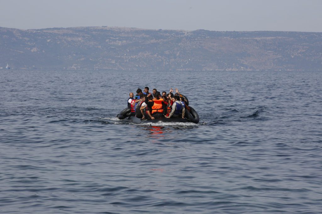 Ναυάγιο με τέσσερις νεκρούς πρόσφυγες ανοικτά των Αντικιθύρων