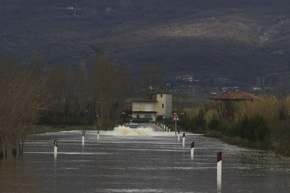 Αλβανία: Προβλήματα λόγω της κακοκαιρίας – Χωρίς ηλεκτρικό ρεύμα, για τρίτη ημέρα, 41 μειονοτικά χωριά