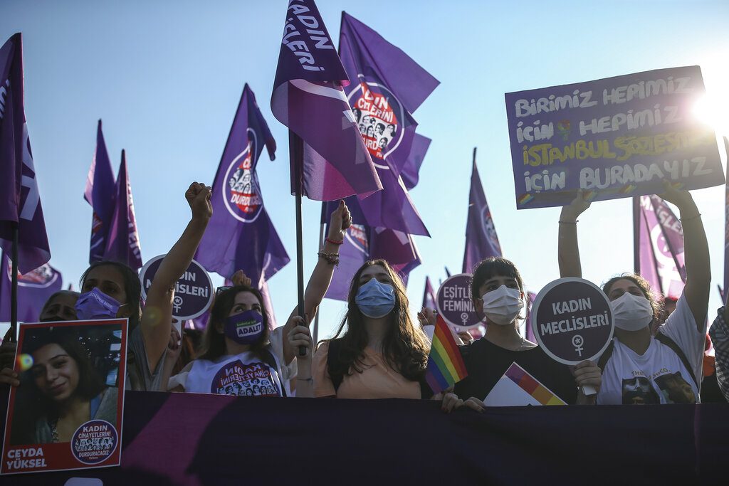 Τουρκία: Τραγικός απολογισμός 450 γυναικοκτονιών για το 2021