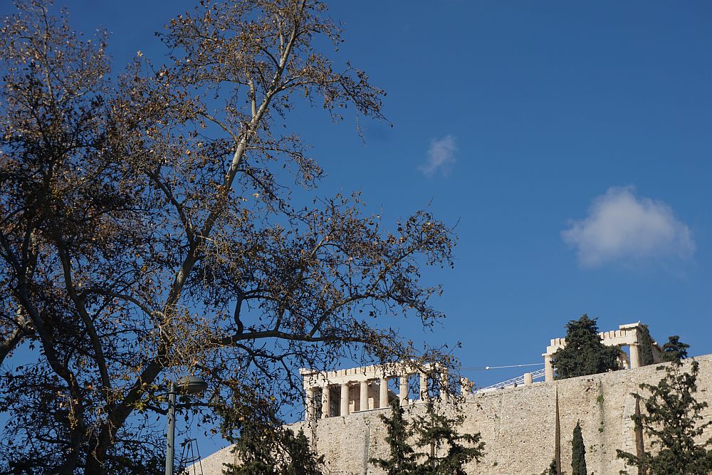 Καιρός: Νεφώσεις, νοτιάδες και θερμοκρασία έως… 20 βαθμούς Κελσίου