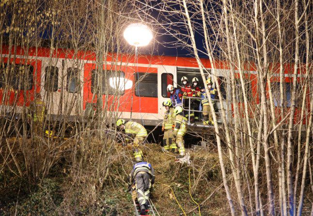 Γερμανία: Τρένα συγκρούστηκαν στο Μόναχο