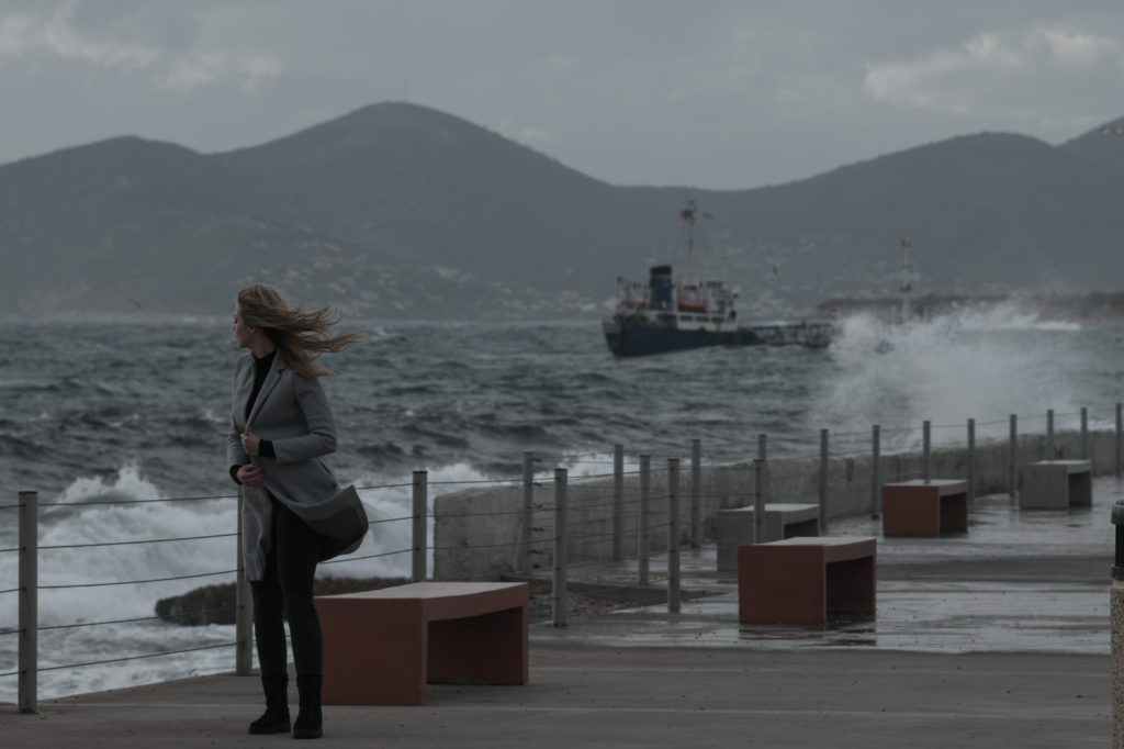 Ακτοπλοϊκές συγκοινωνίες: Συνεχίζονται τα προβλήματα λόγω ισχυρών ανέμων