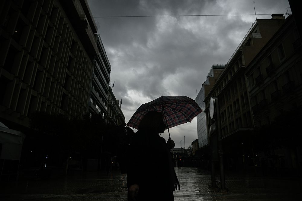 Έκτακτο δελτίο επιδείνωσης: Έρχονται ισχυρές βροχές, καταιγίδες και χιόνια