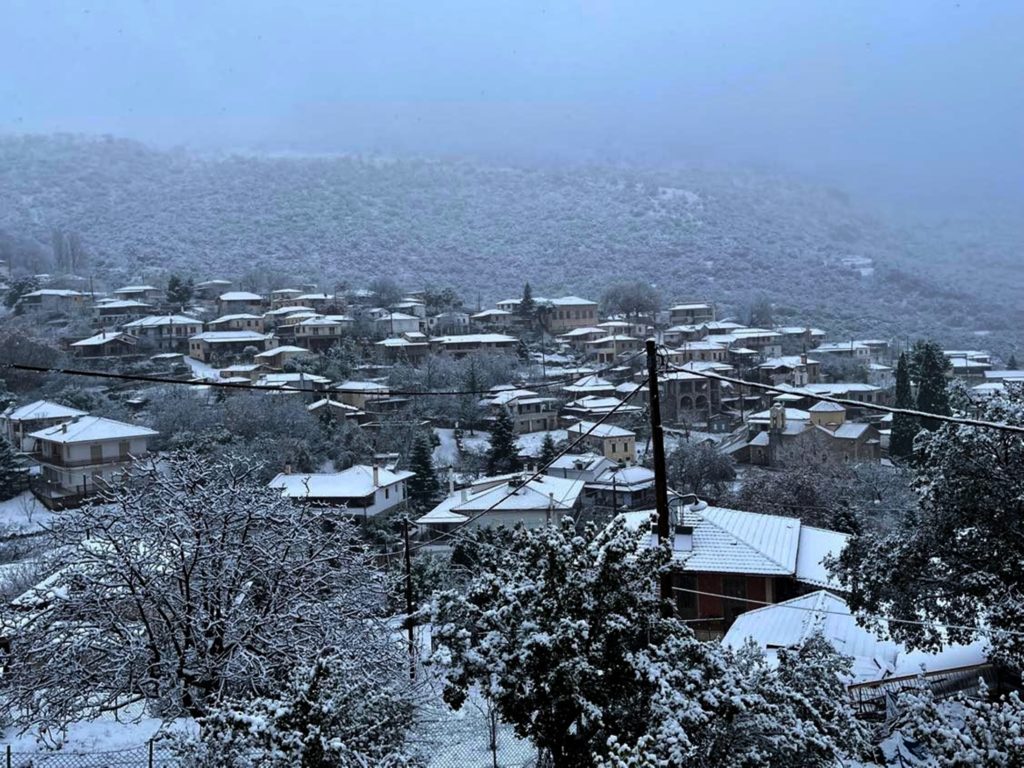 Κακοκαιρία «Φίλιππος»: Έκλεισε η Παλαιά Εθνική λόγω χιονόπτωσης – Πού χρειάζονται αλυσίδες – Τι ισχύει για την Αθηνών – Λαμίας
